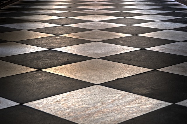 geometrický vzor podlahy